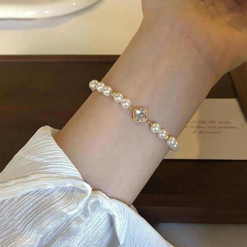 Pearl Clover Bracelet